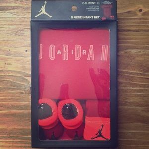 Jordan 3 piece infant set